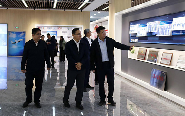 中國鋼研黨委副書記、總經理高宏斌一行 到航產集團調研